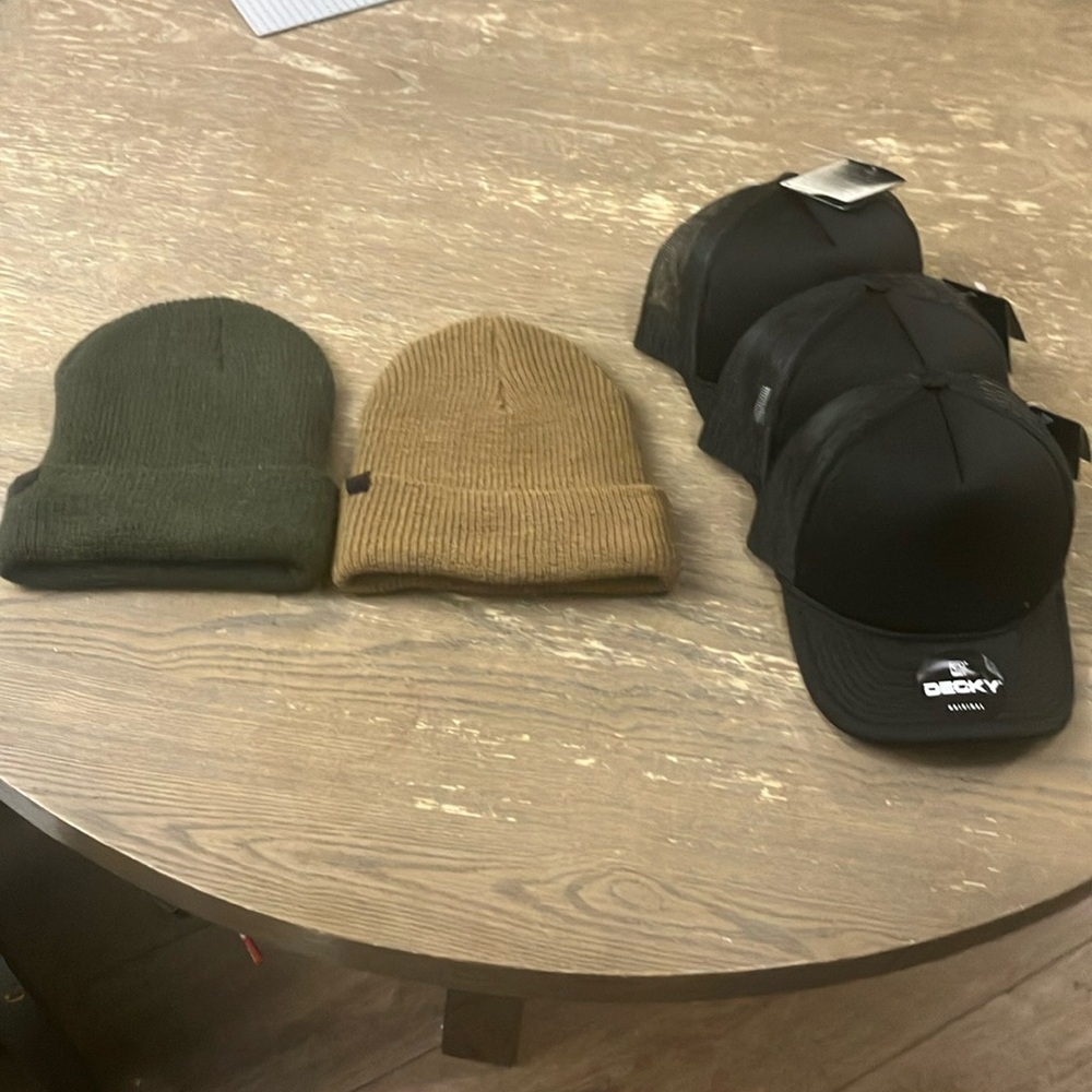 3 new rothco 100% wool beanies/ 3 deckys foam trucker hats. BUNDLE LOT NEW